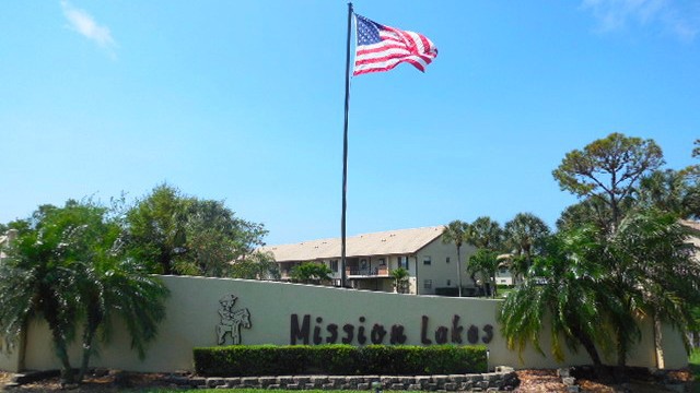 Mission Lakes of Venice community view